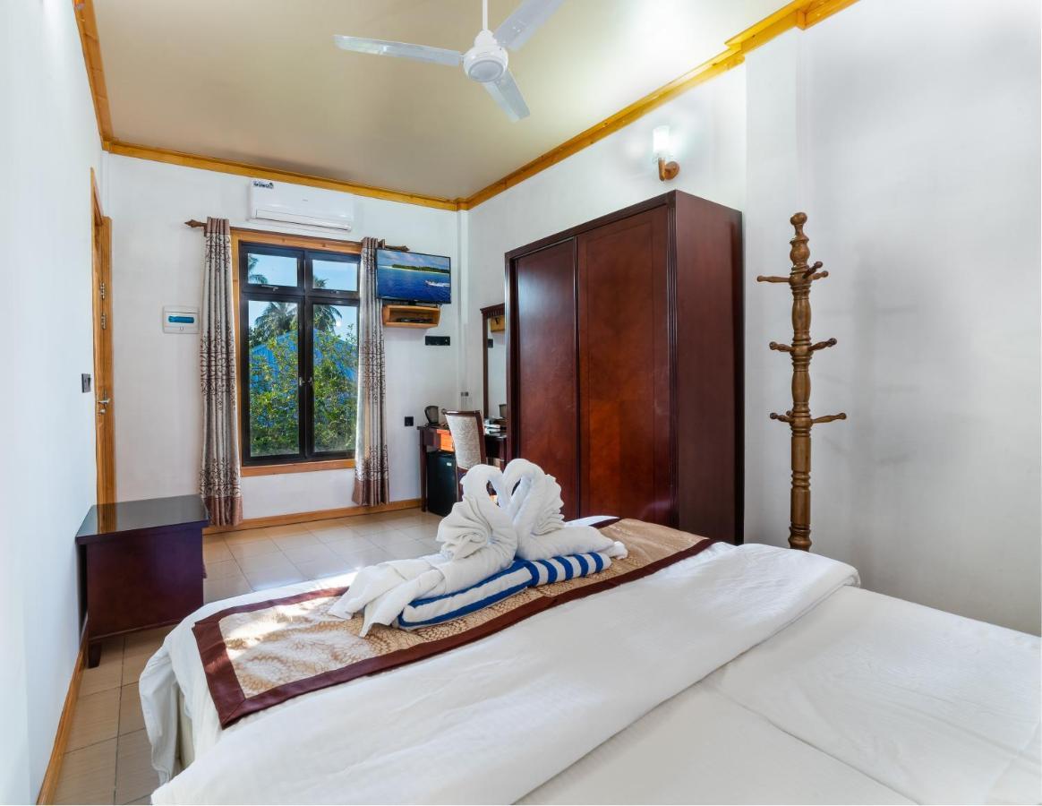 Thundee Inn Ukulhas Island Exterior photo