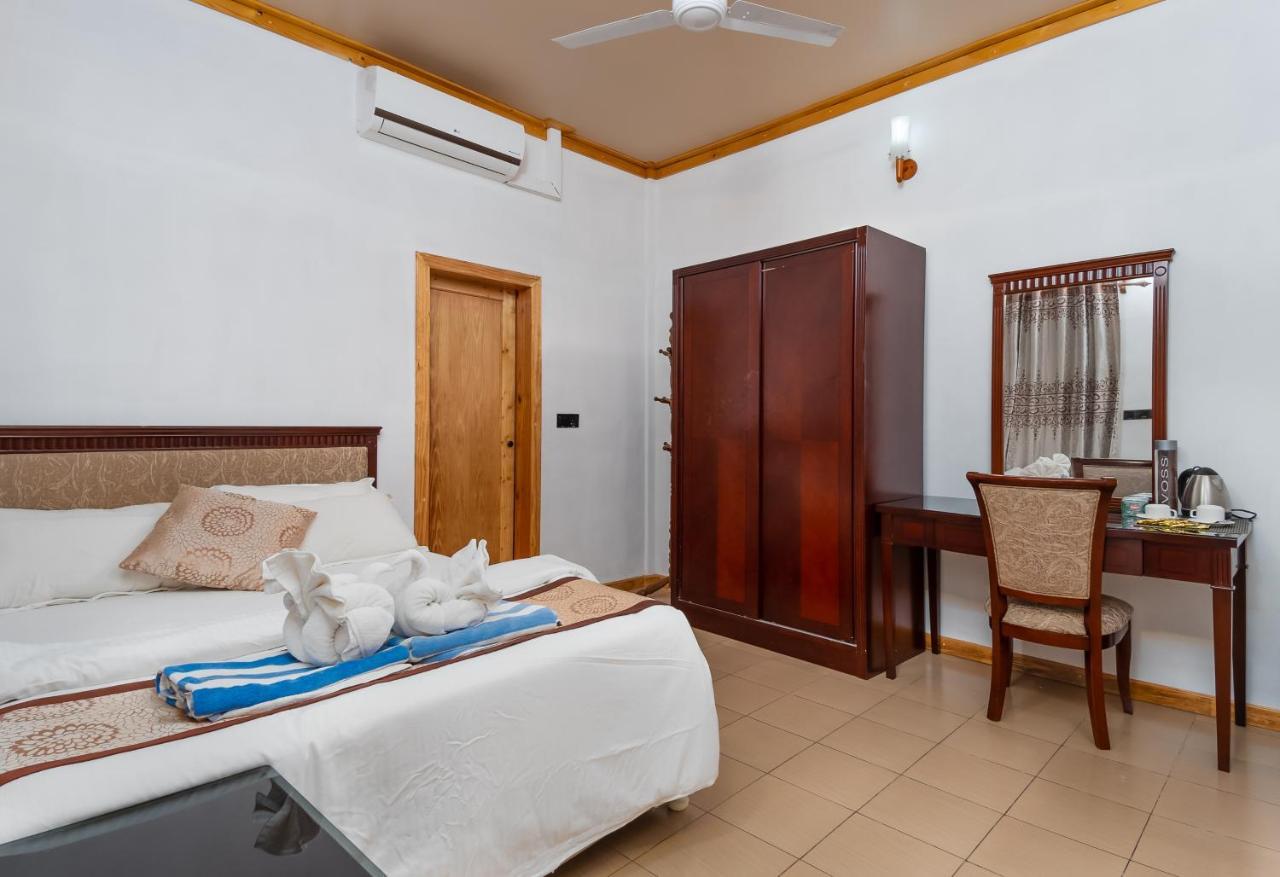 Thundee Inn Ukulhas Island Exterior photo