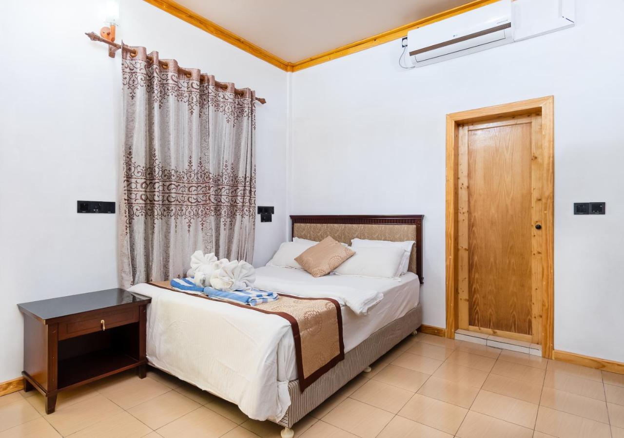 Thundee Inn Ukulhas Island Exterior photo